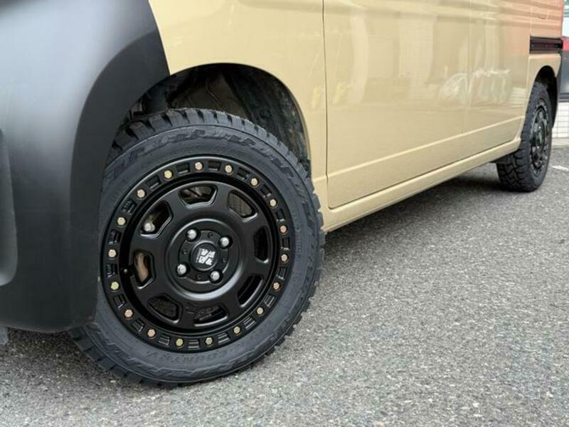 N-VAN