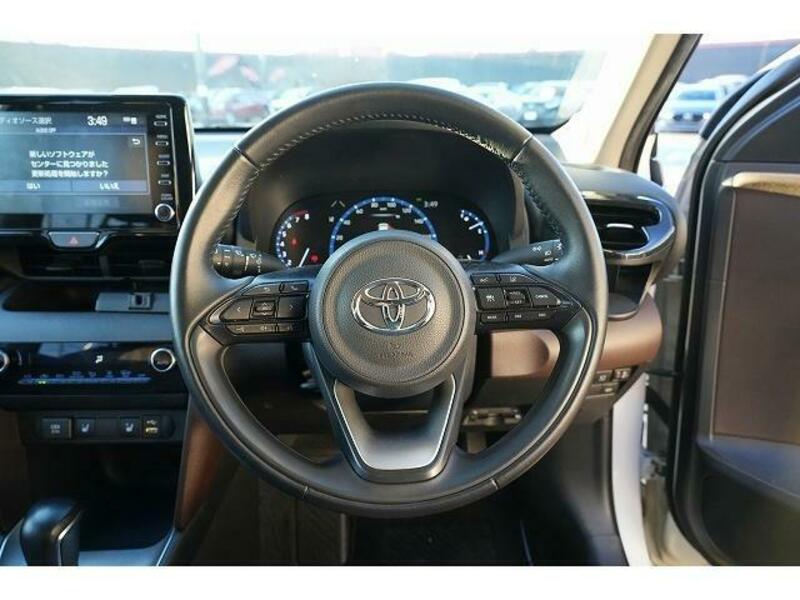 YARIS CROSS