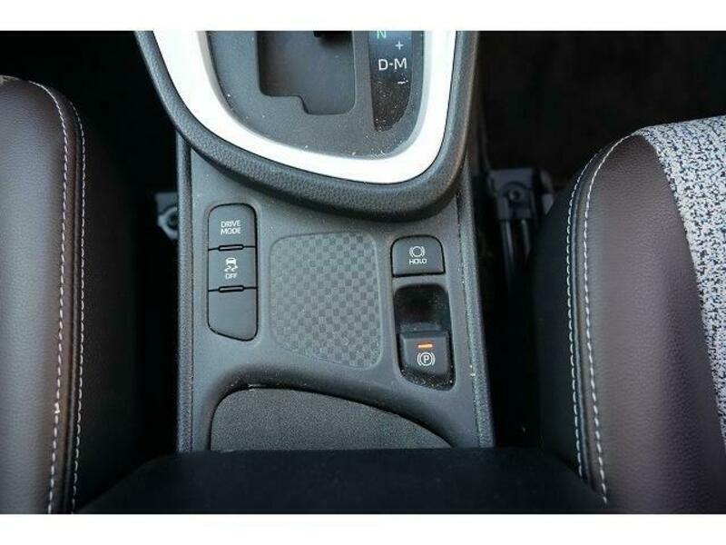 YARIS CROSS