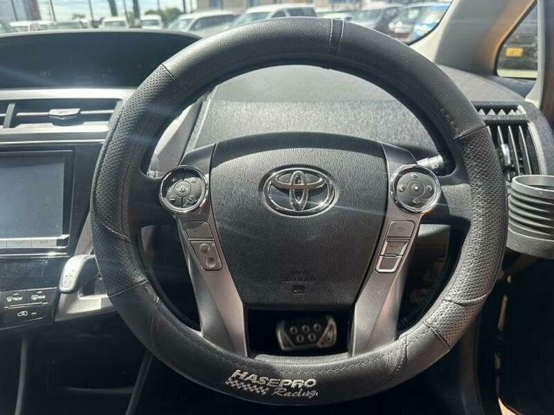 PRIUS ALPHA