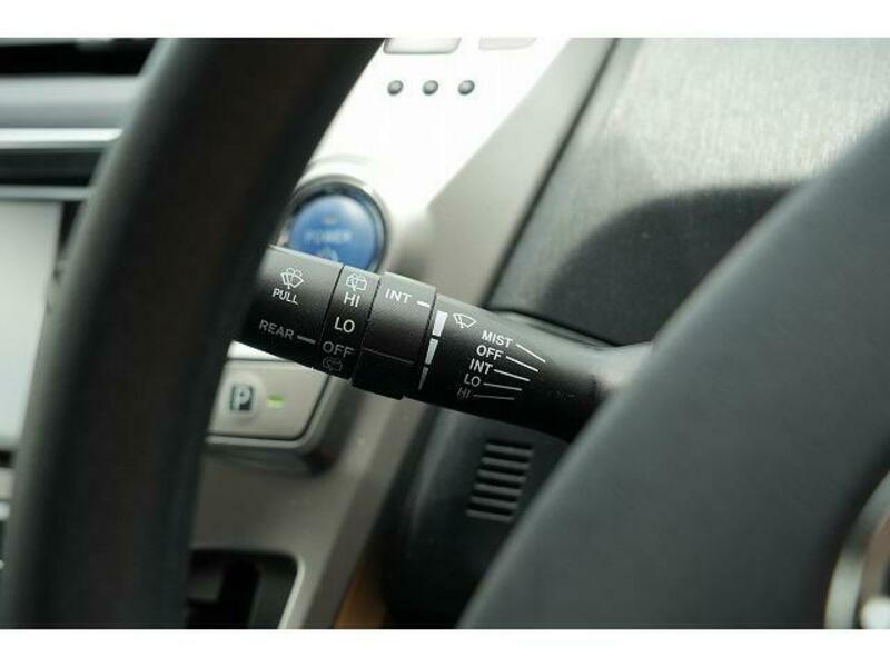 PRIUS ALPHA