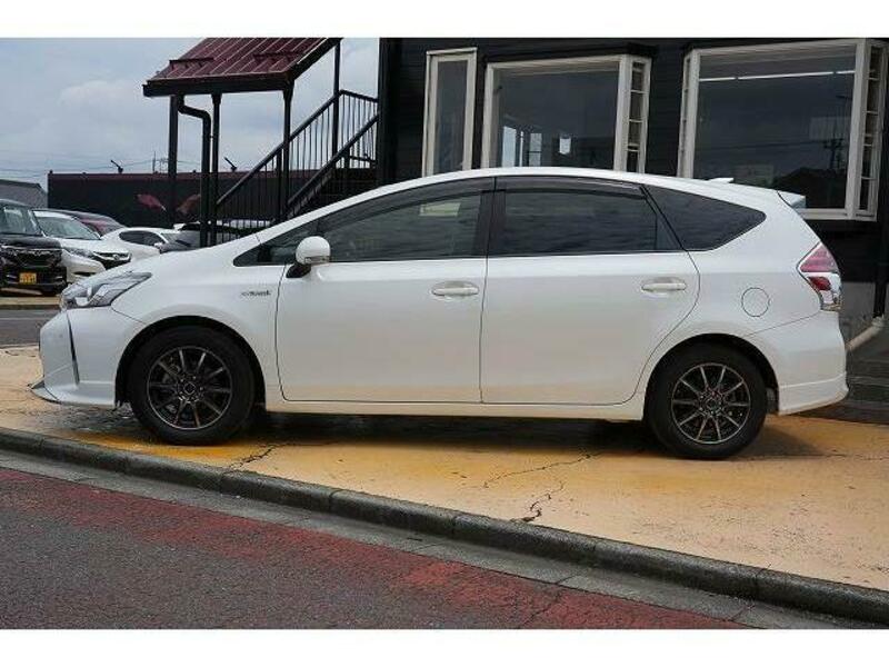 PRIUS ALPHA