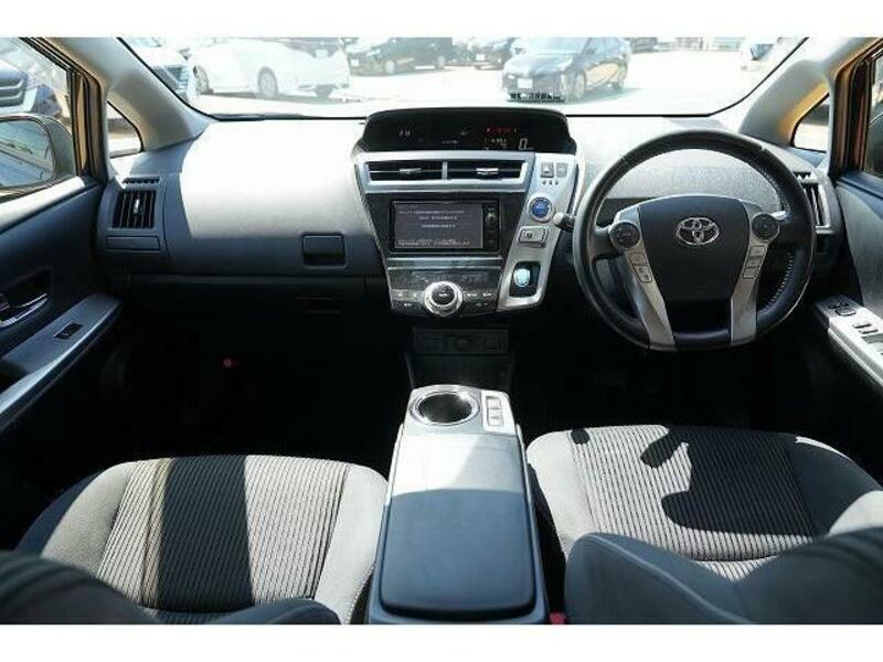 PRIUS ALPHA