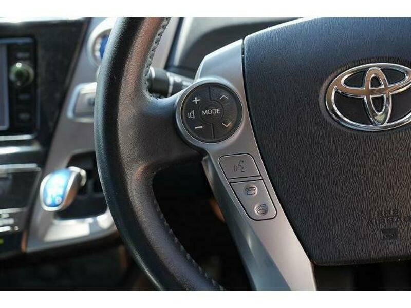 PRIUS ALPHA