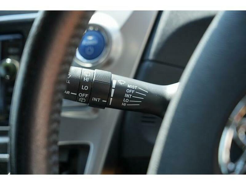 PRIUS ALPHA