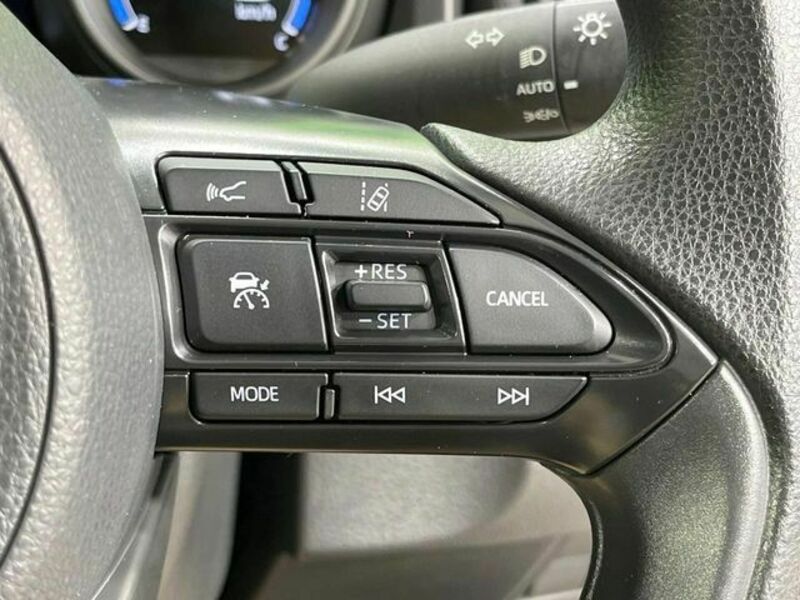 YARIS CROSS