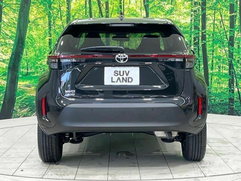 YARIS CROSS