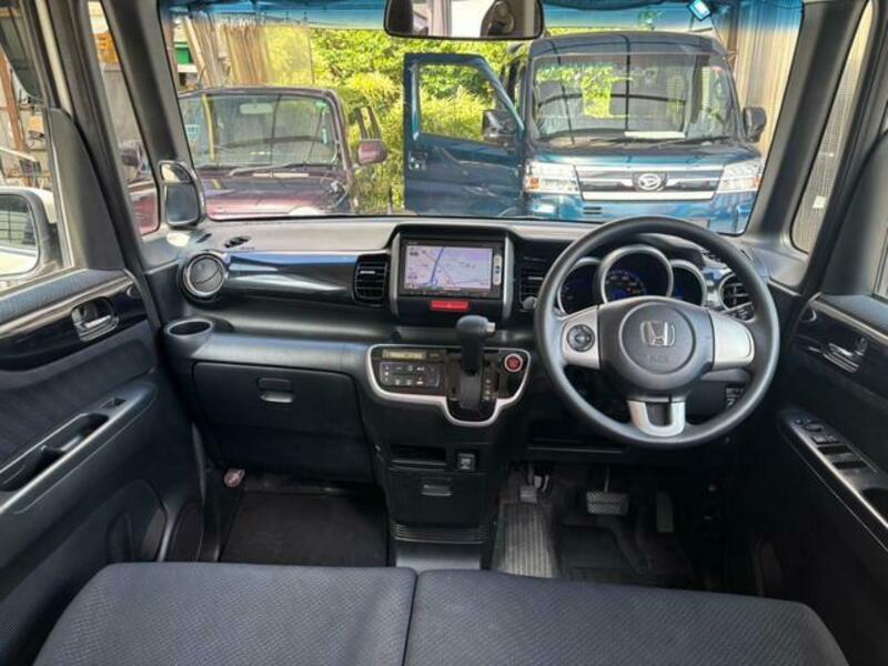 N BOX CUSTOM