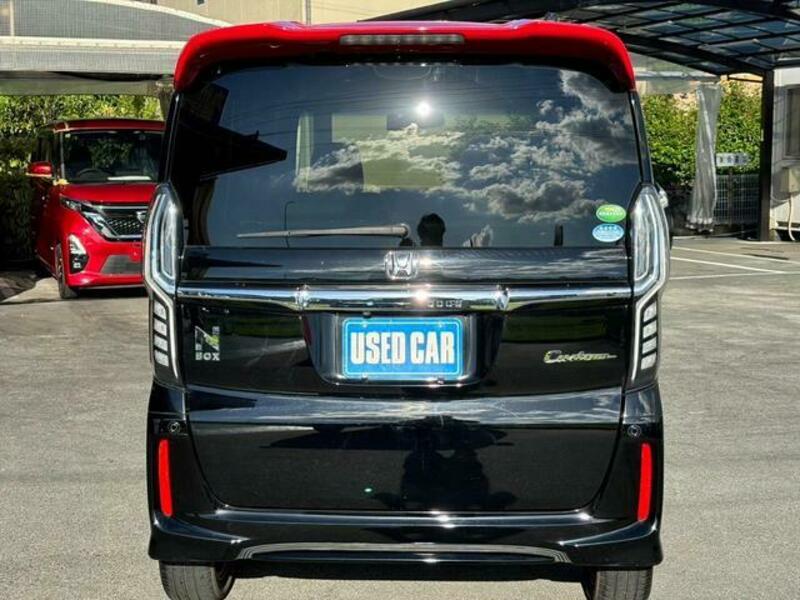 N BOX CUSTOM
