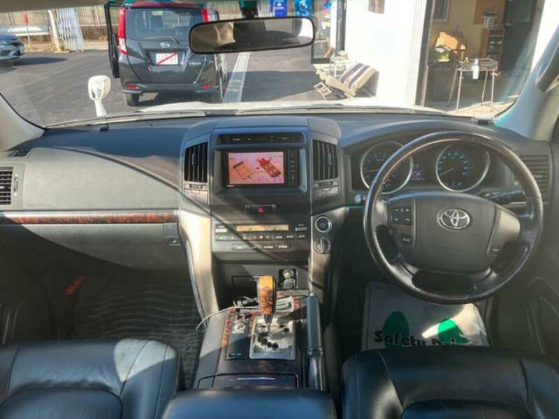 LAND CRUISER