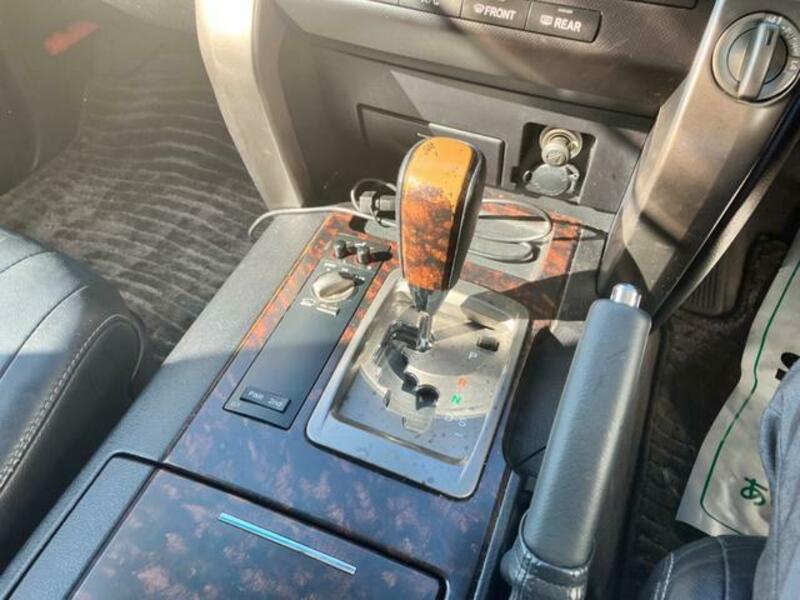 LAND CRUISER
