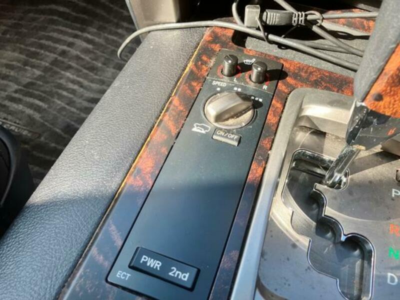LAND CRUISER