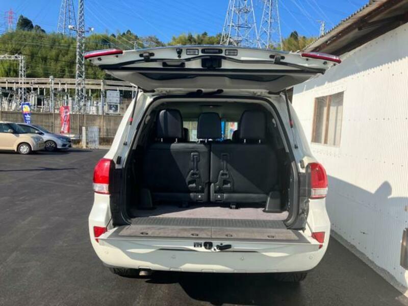 LAND CRUISER