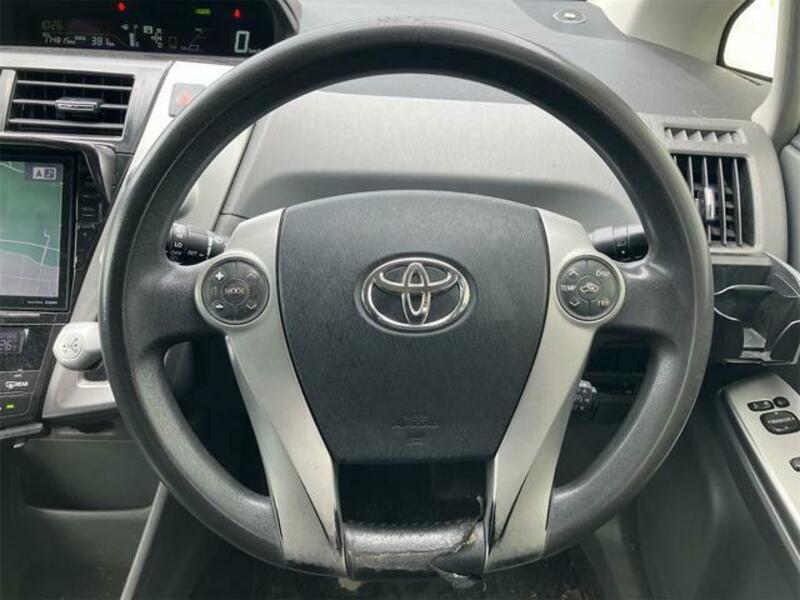 PRIUS ALPHA