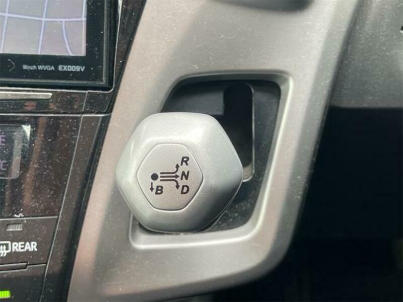 PRIUS ALPHA