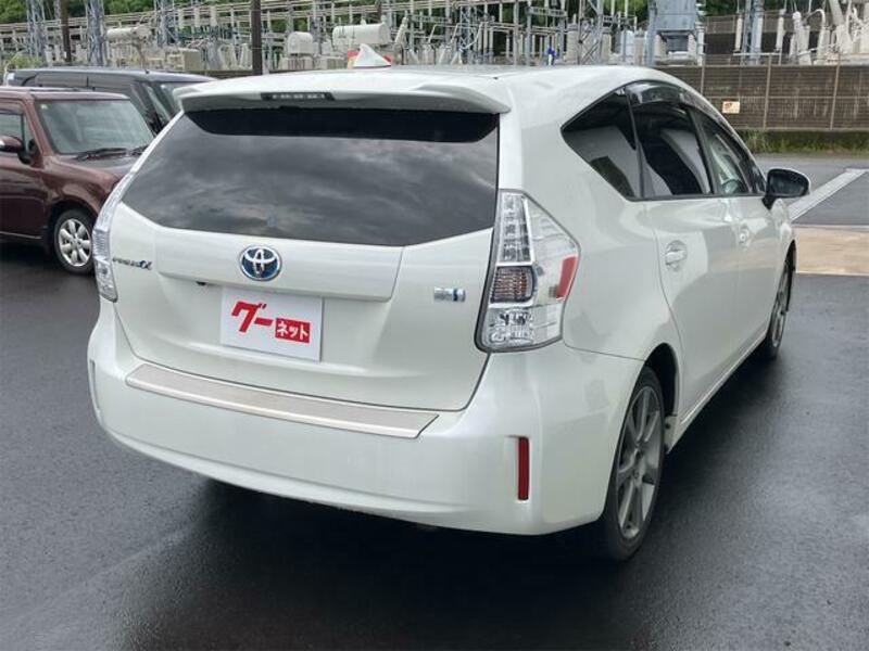 PRIUS ALPHA