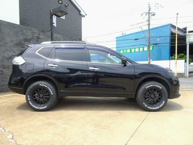 X-TRAIL