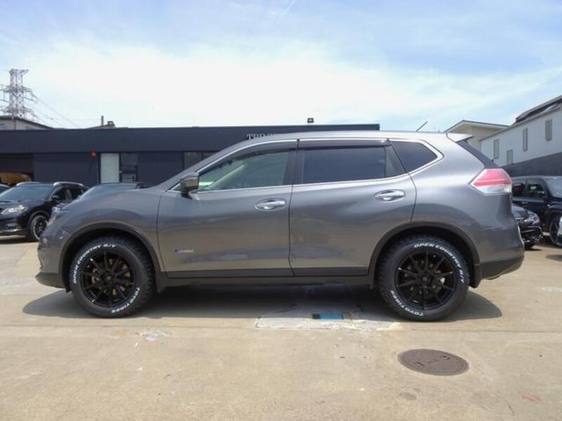 X-TRAIL
