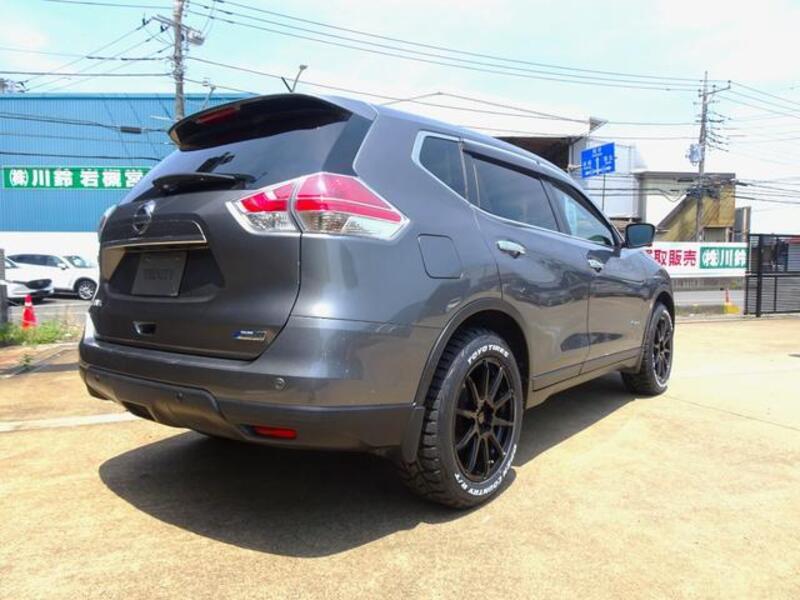 X-TRAIL