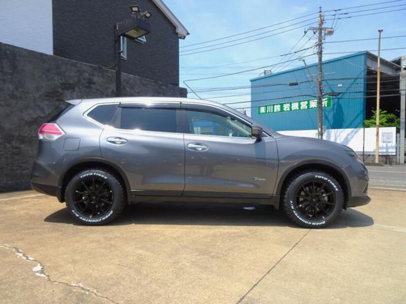 X-TRAIL