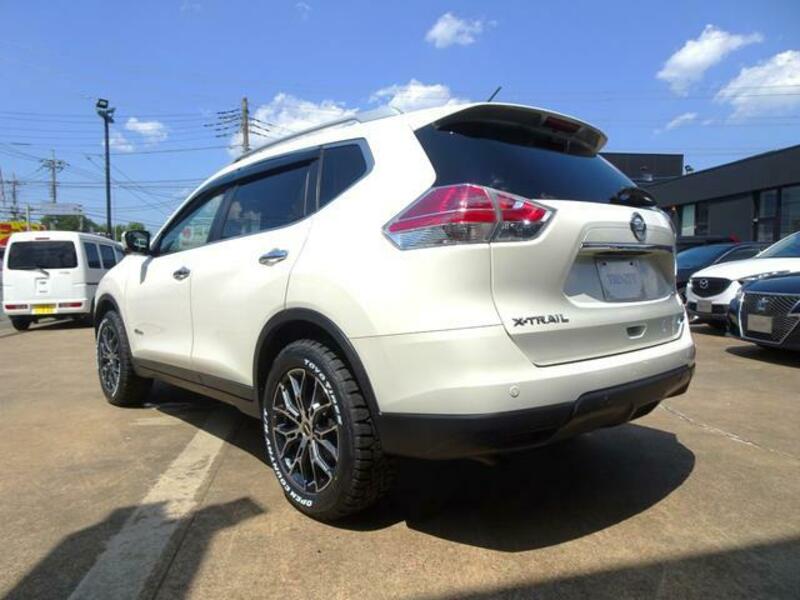 X-TRAIL