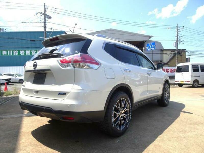 X-TRAIL