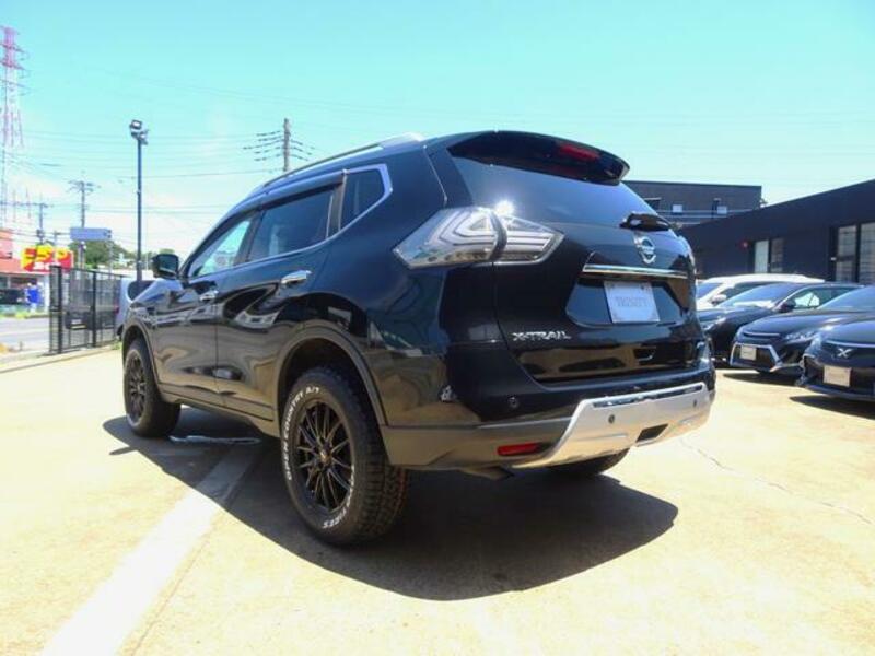 X-TRAIL