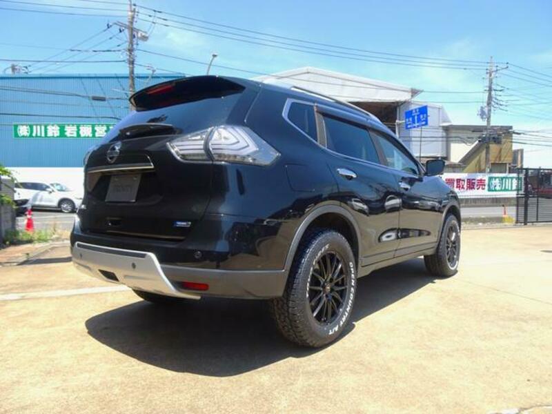 X-TRAIL