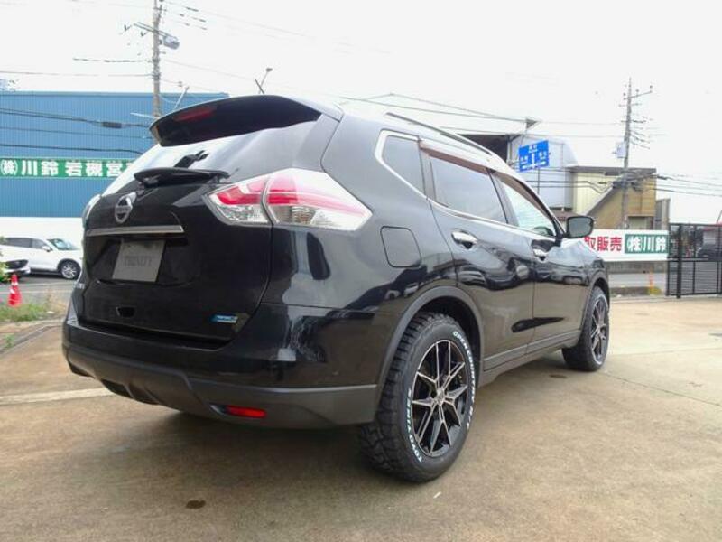 X-TRAIL