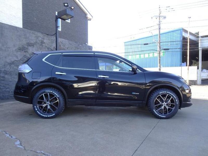 X-TRAIL