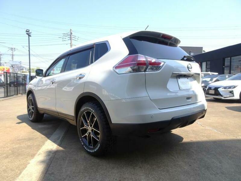 X-TRAIL