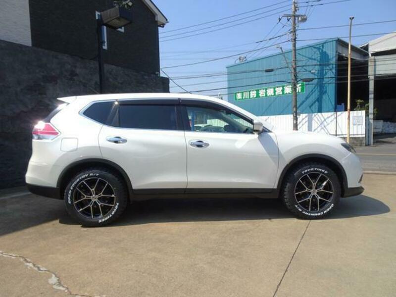 X-TRAIL