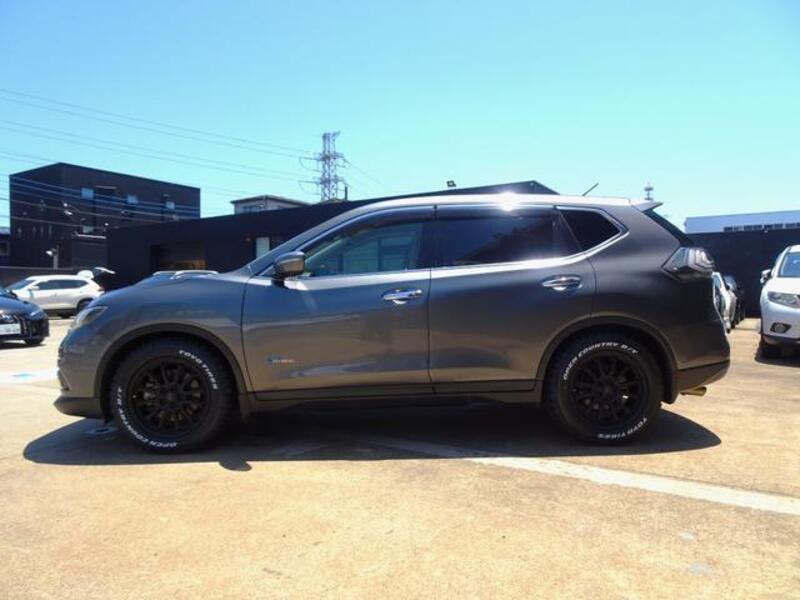 X-TRAIL