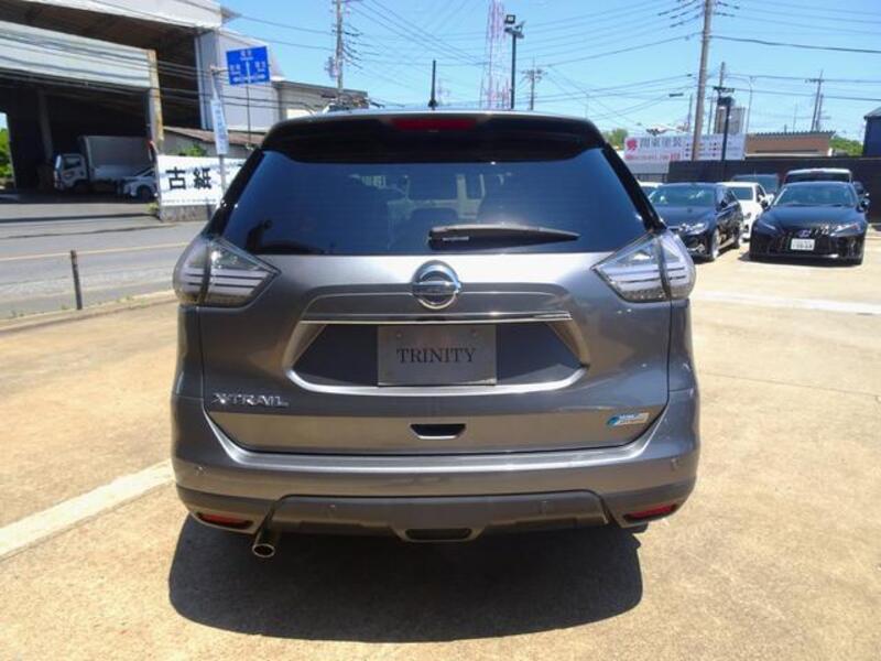 X-TRAIL