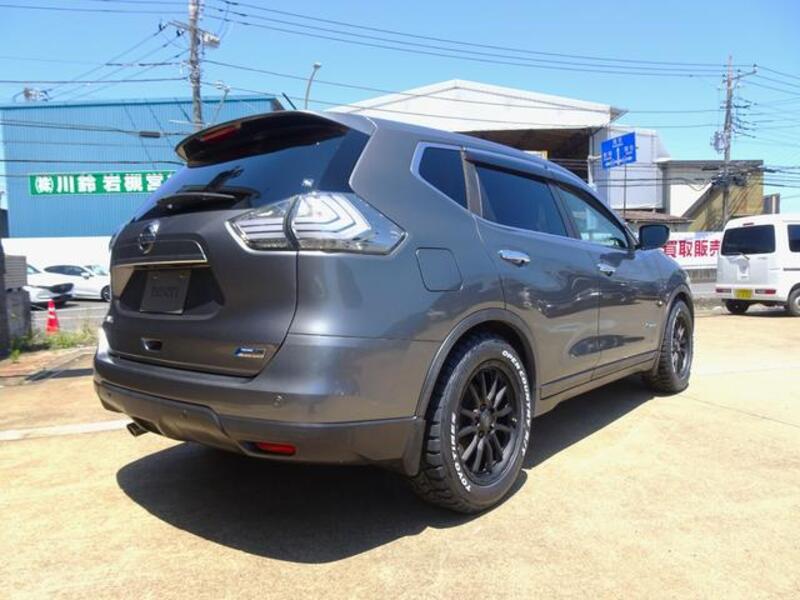 X-TRAIL
