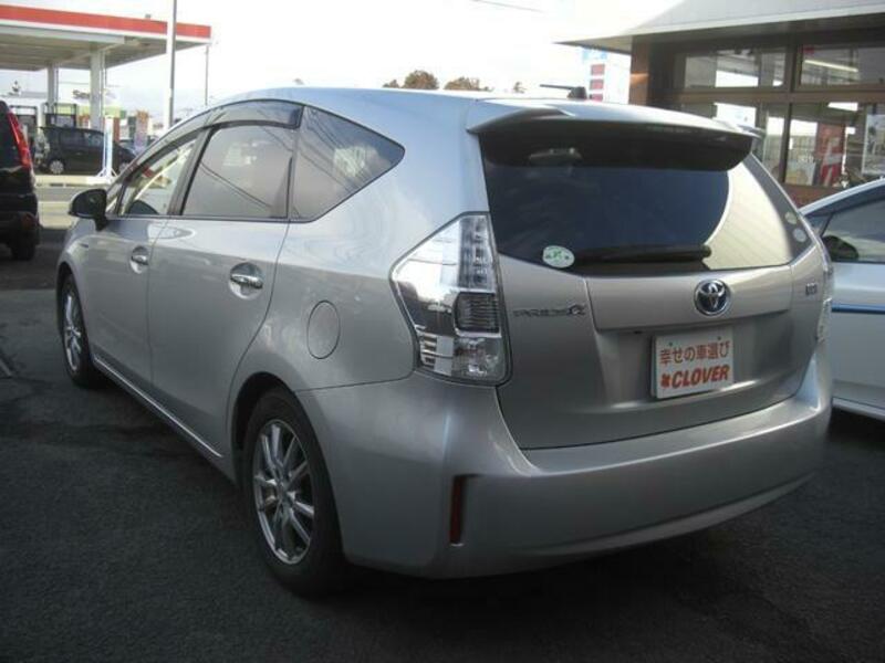 PRIUS ALPHA