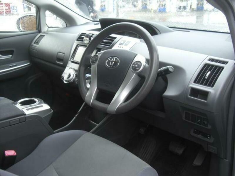 PRIUS ALPHA