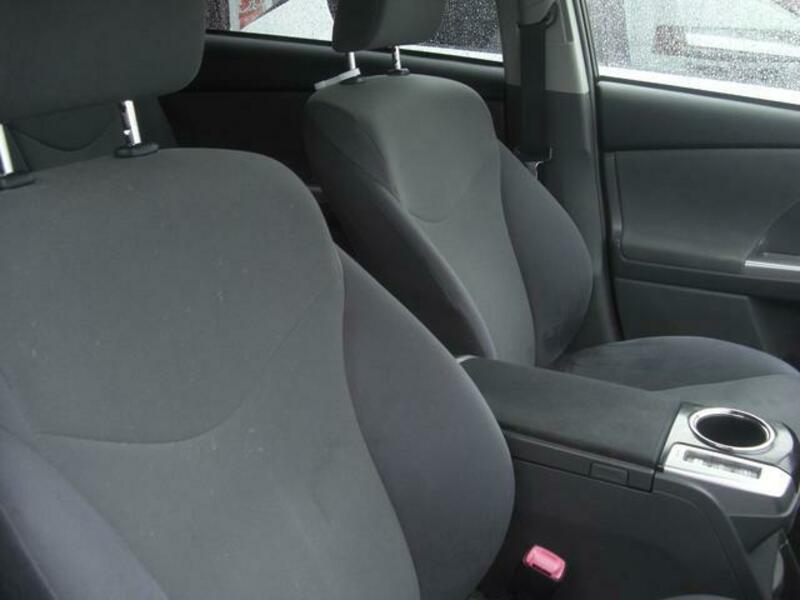 PRIUS ALPHA