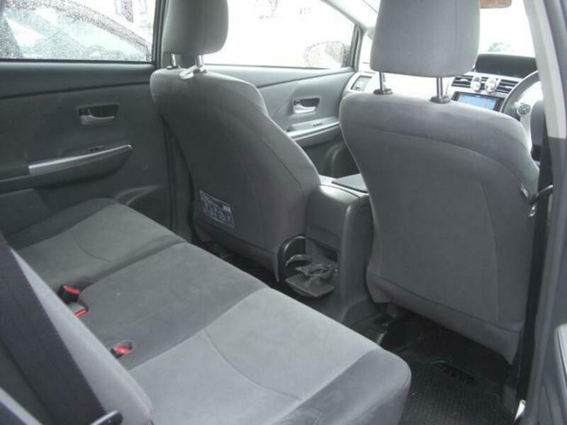 PRIUS ALPHA