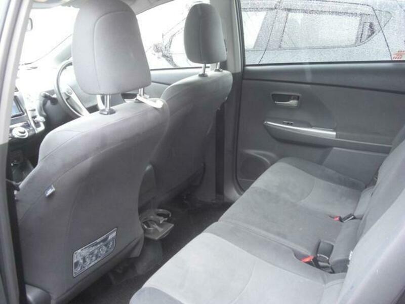 PRIUS ALPHA