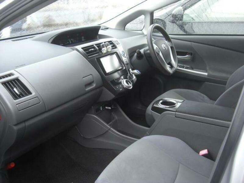 PRIUS ALPHA