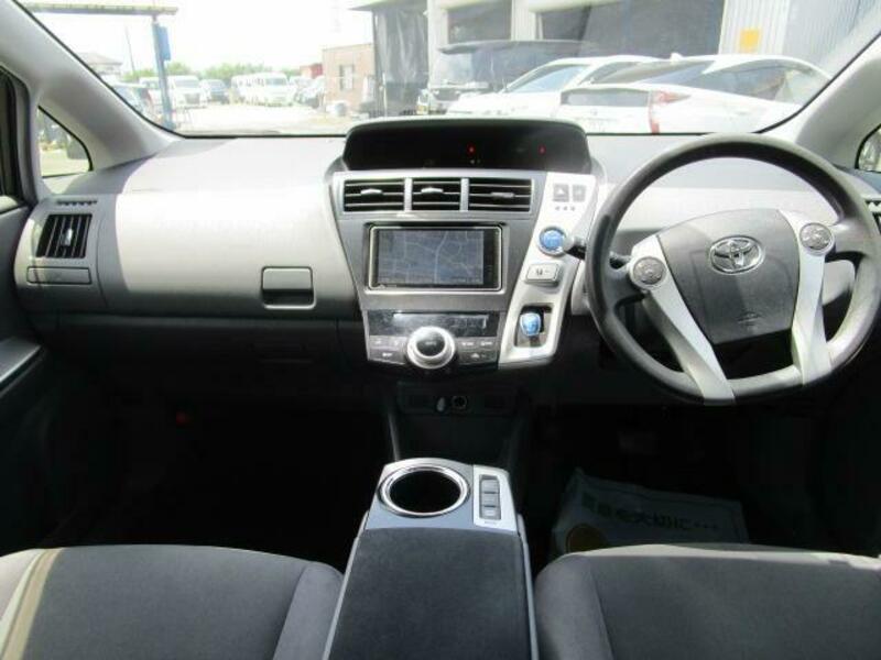 PRIUS ALPHA