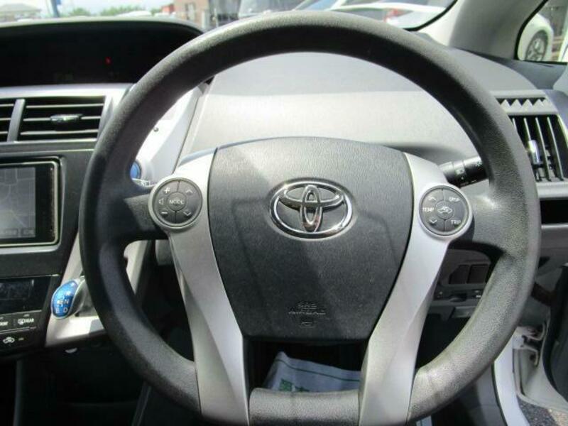 PRIUS ALPHA