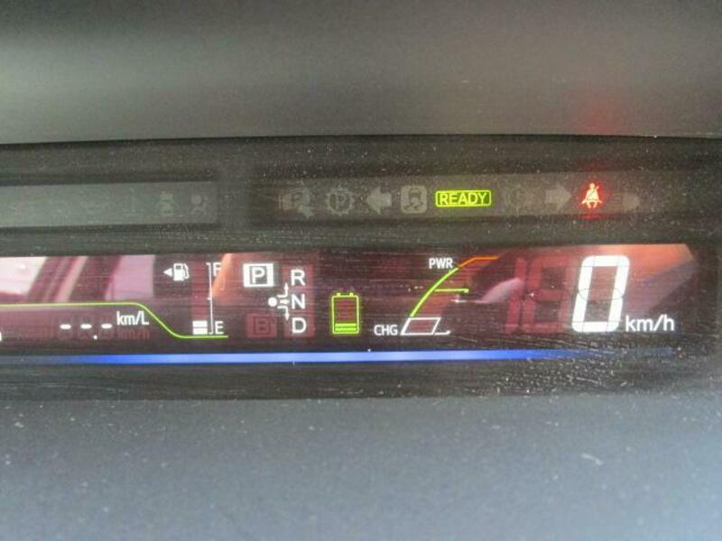PRIUS ALPHA