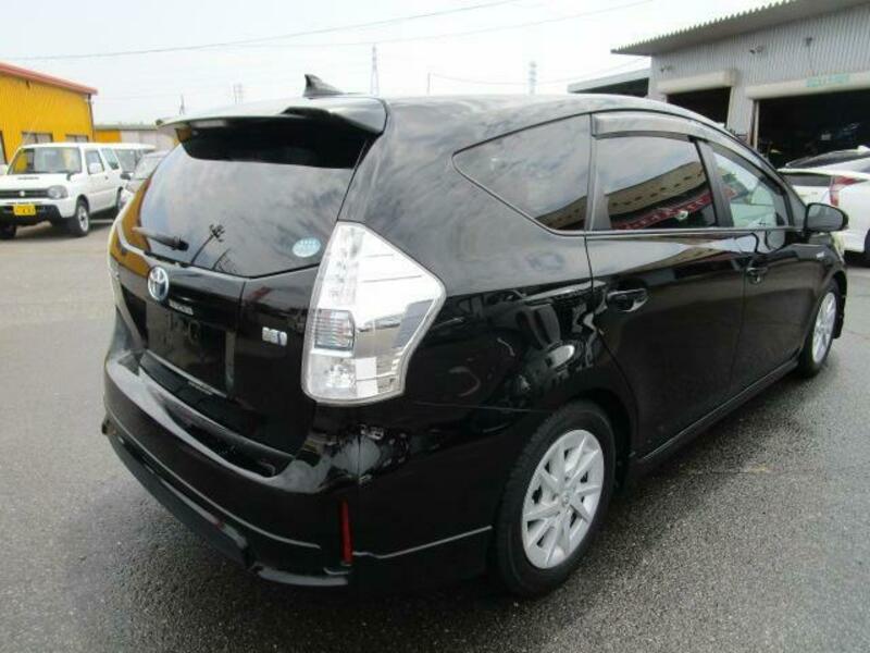 PRIUS ALPHA