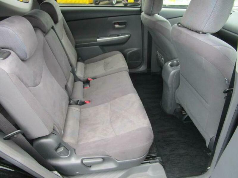 PRIUS ALPHA