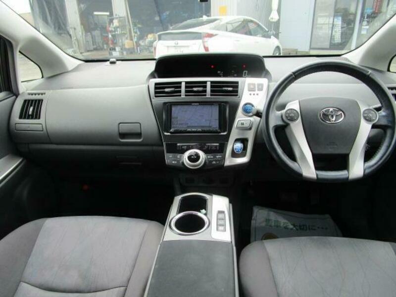 PRIUS ALPHA