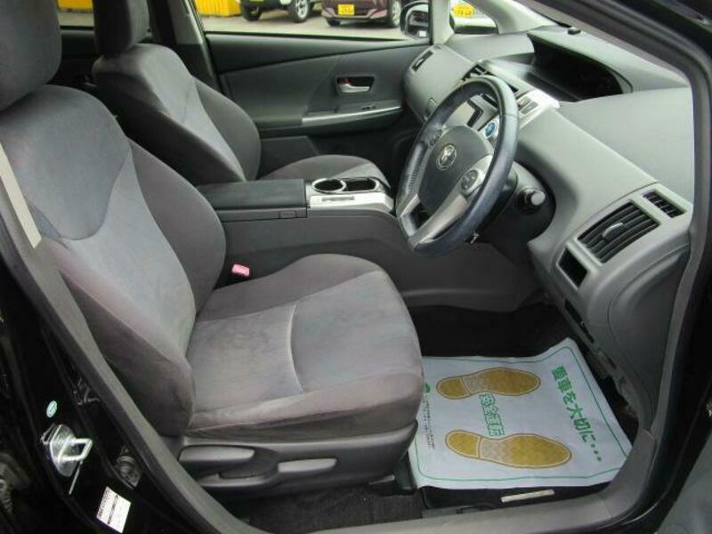 PRIUS ALPHA