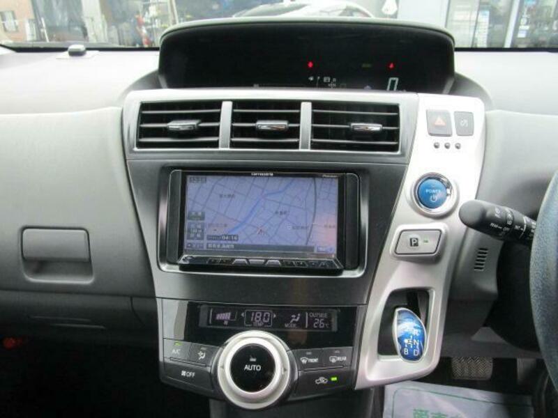 PRIUS ALPHA