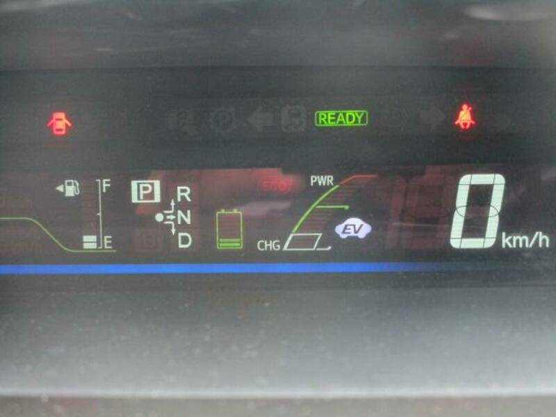 PRIUS ALPHA